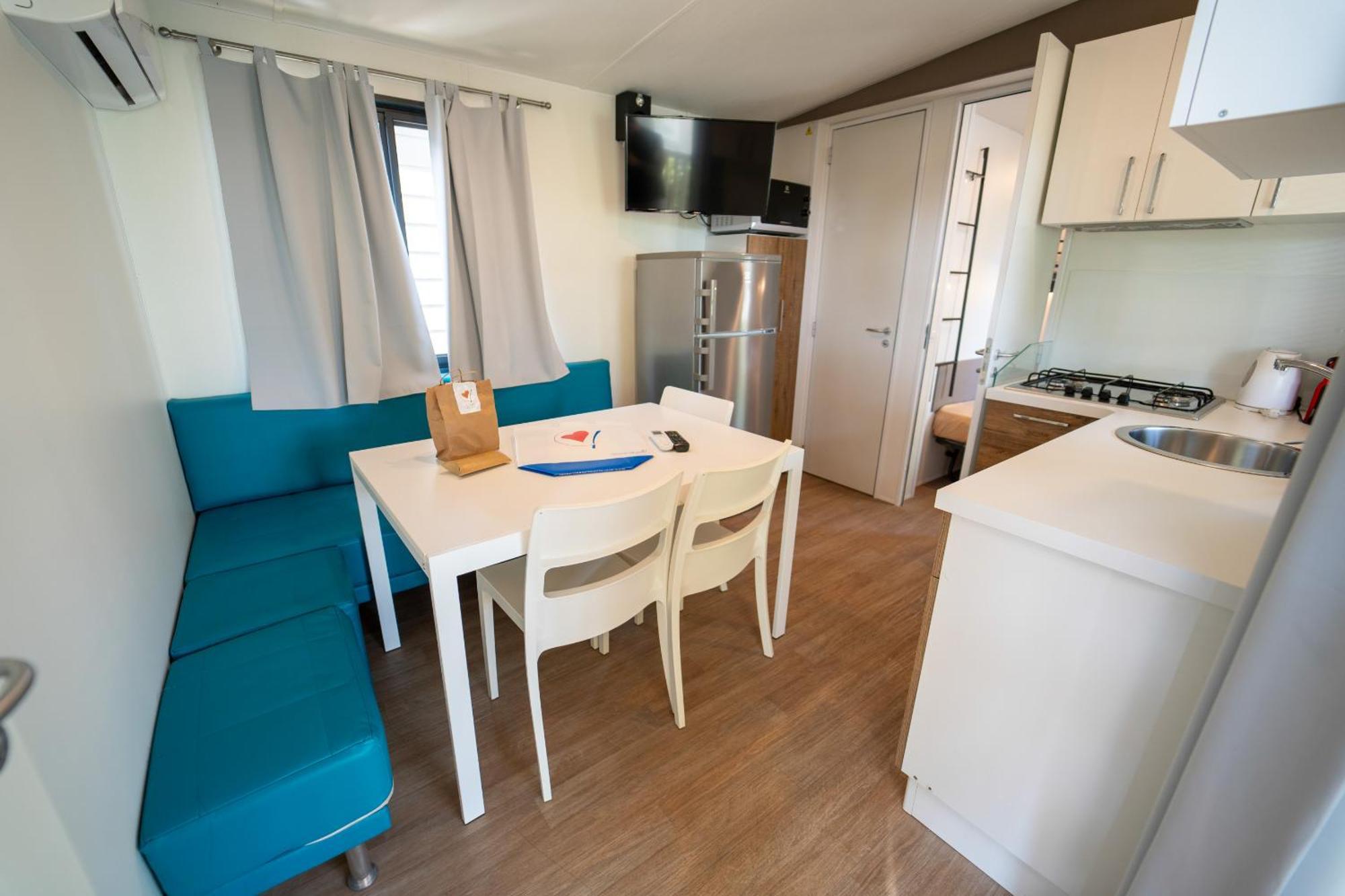 Vacanze Glamping Boutique San Felice del Benaco Bilik gambar