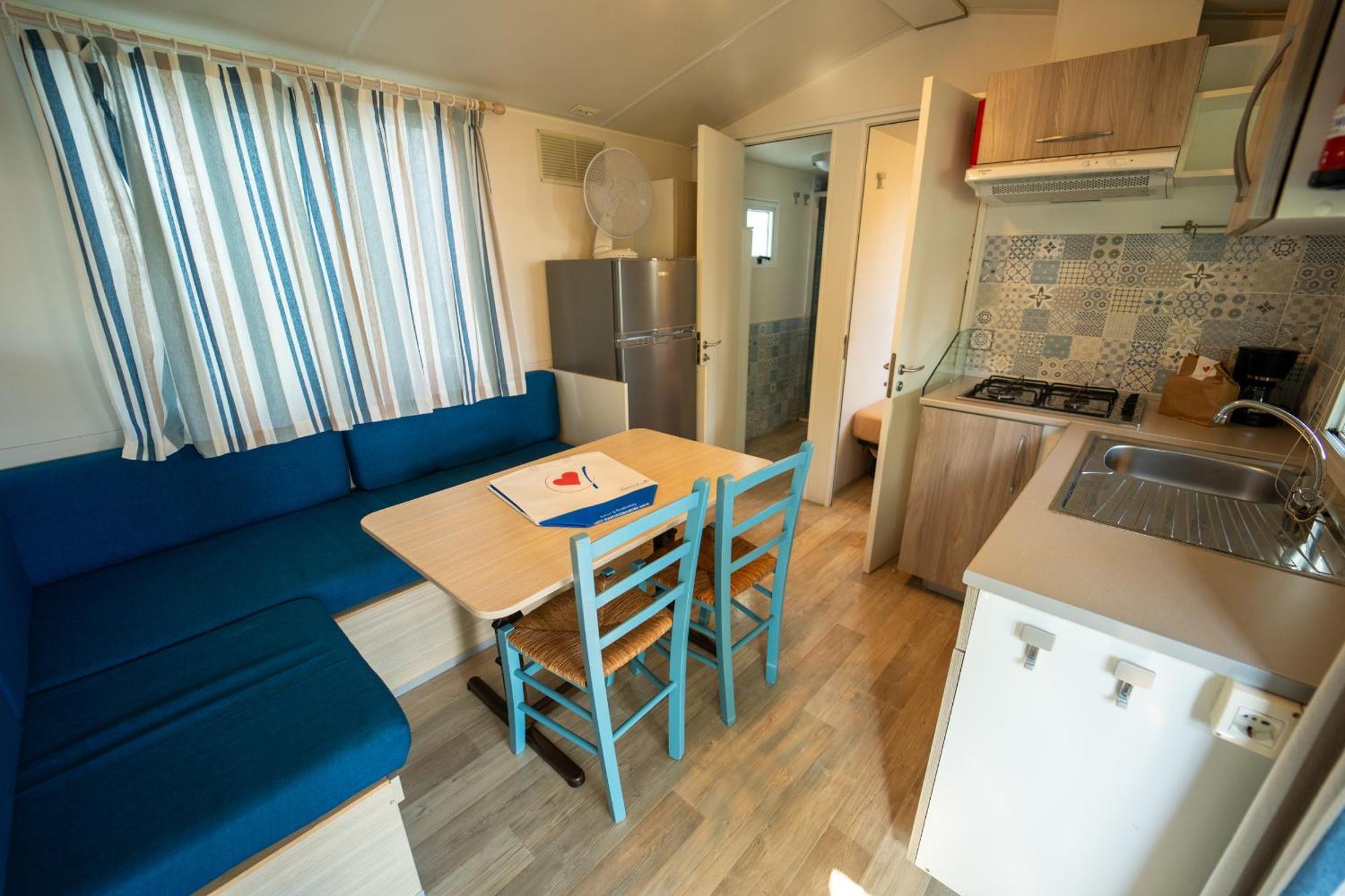 Vacanze Glamping Boutique San Felice del Benaco Bilik gambar
