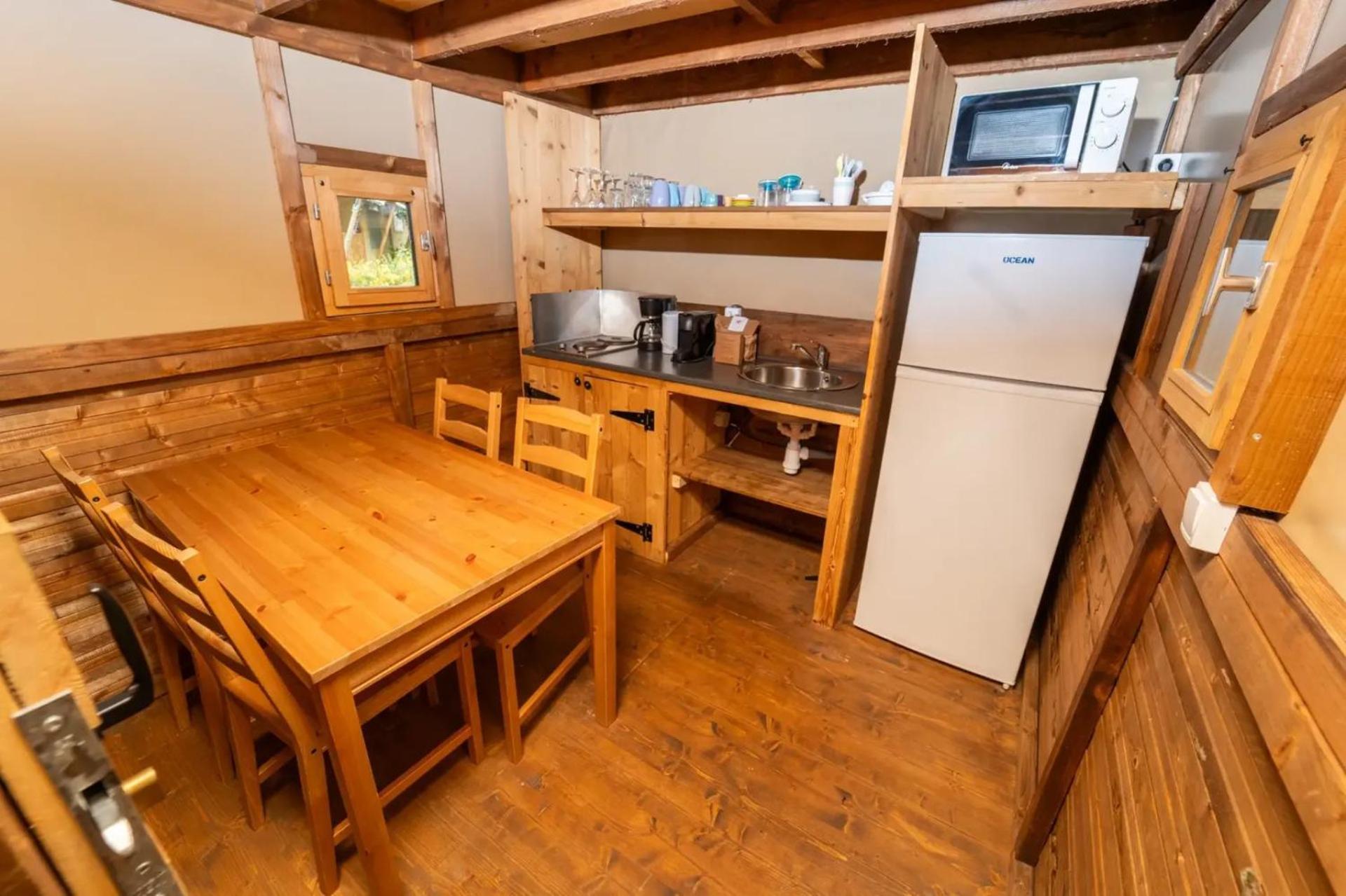 Vacanze Glamping Boutique San Felice del Benaco Bilik gambar