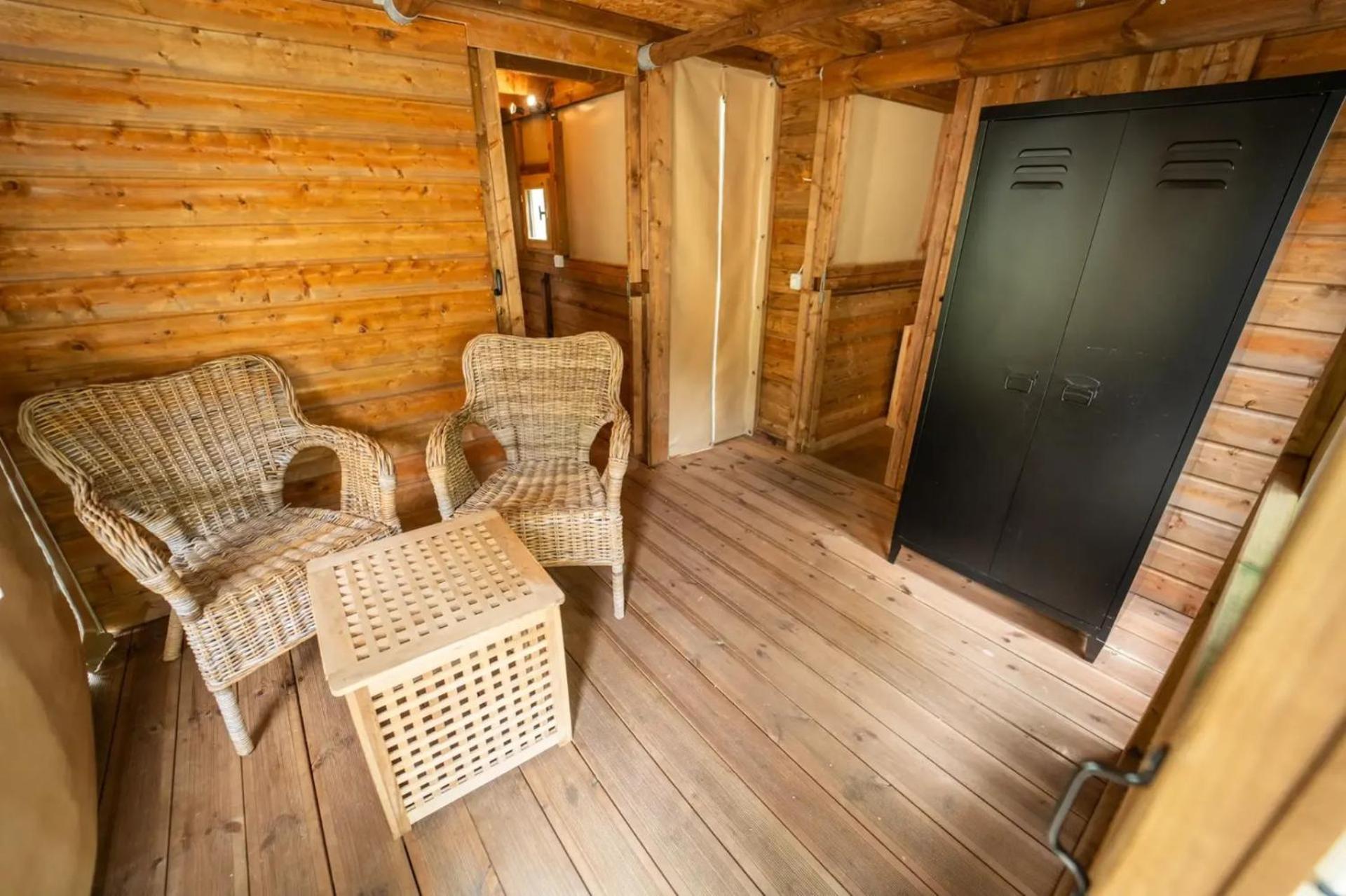 Vacanze Glamping Boutique San Felice del Benaco Bilik gambar