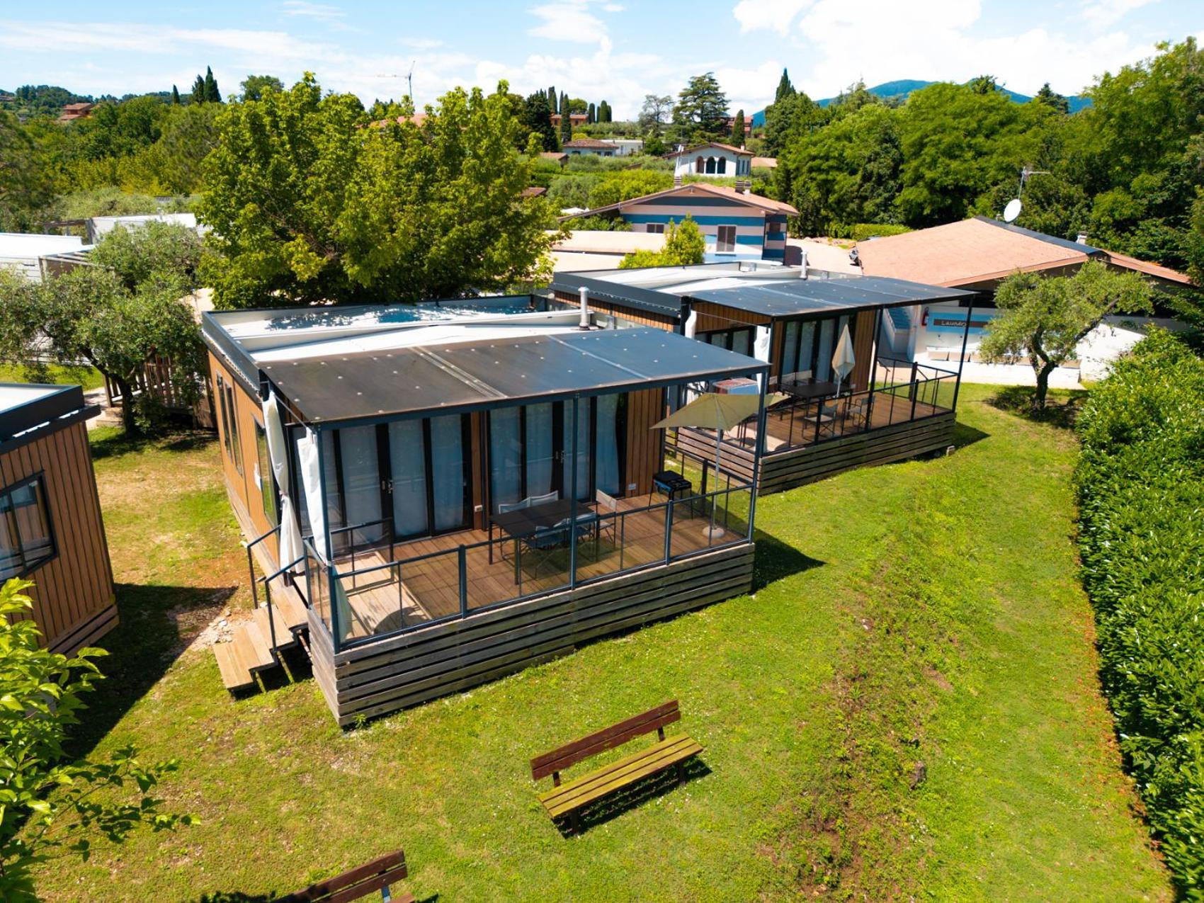 Vacanze Glamping Boutique San Felice del Benaco Bilik gambar