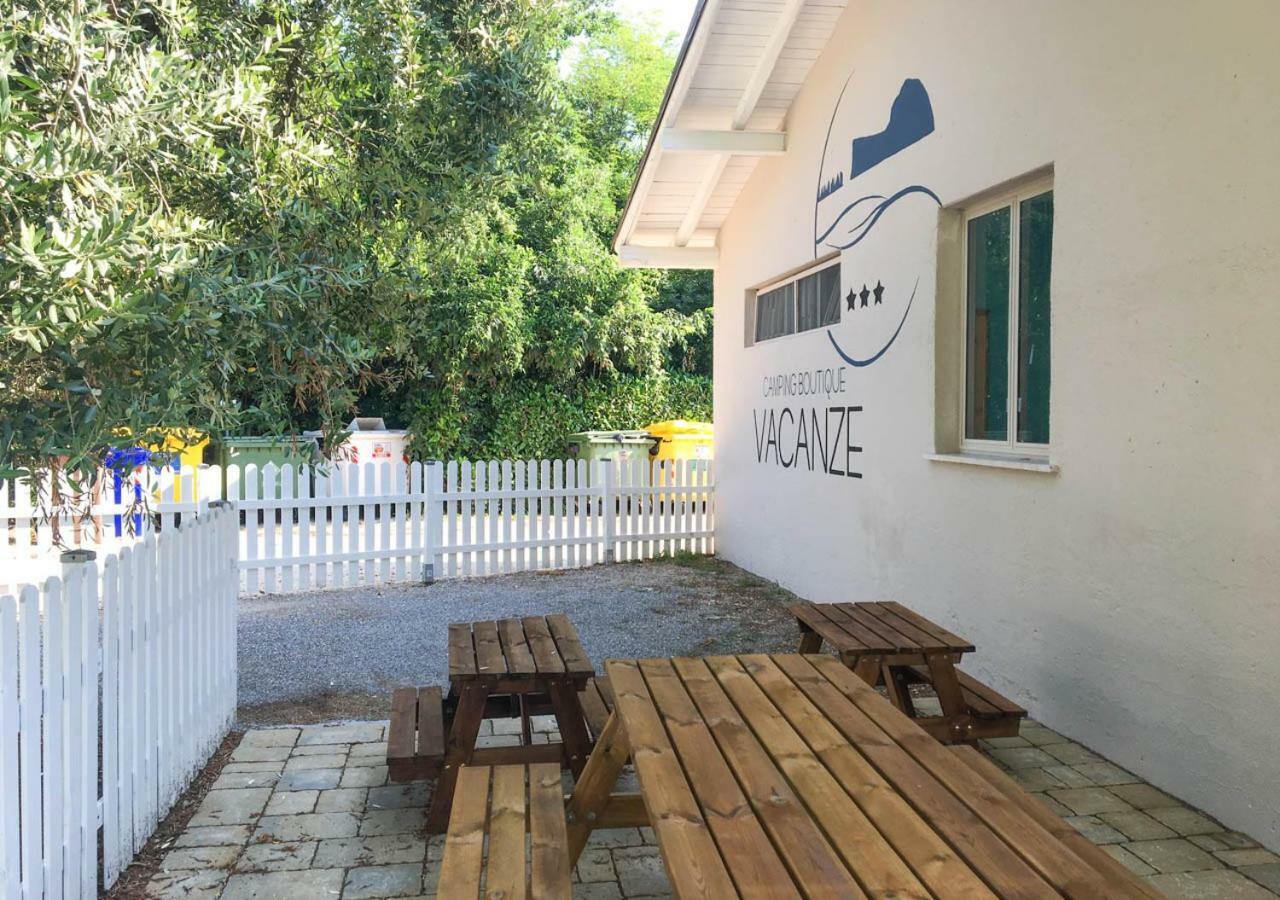 Vacanze Glamping Boutique San Felice del Benaco Luaran gambar